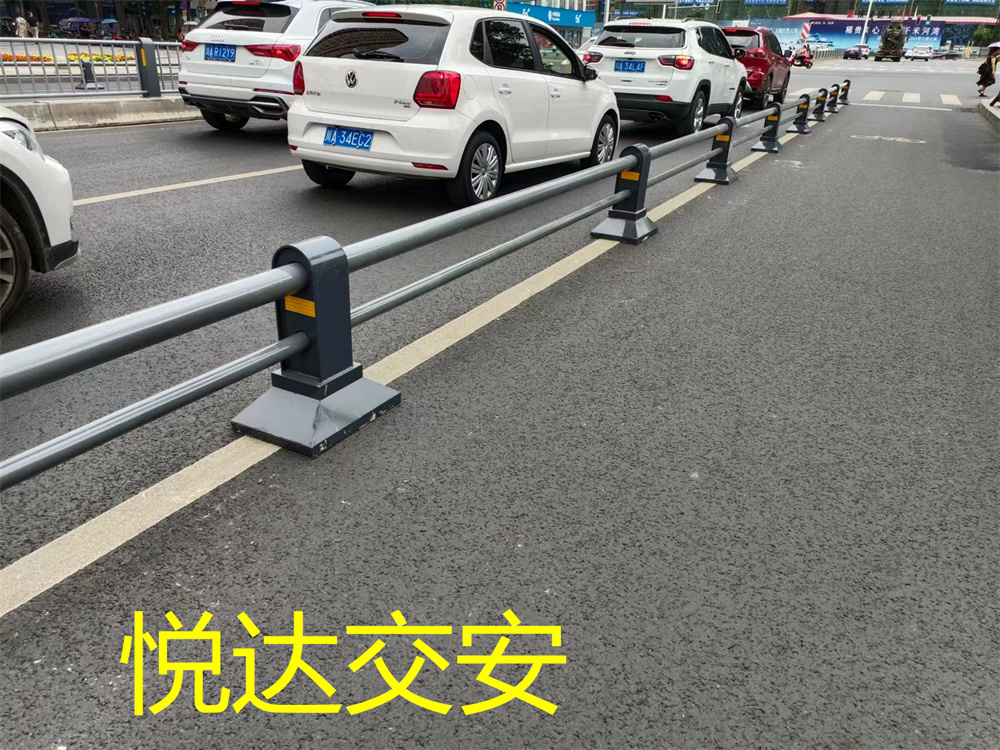 青白江城区安装三代机非护栏